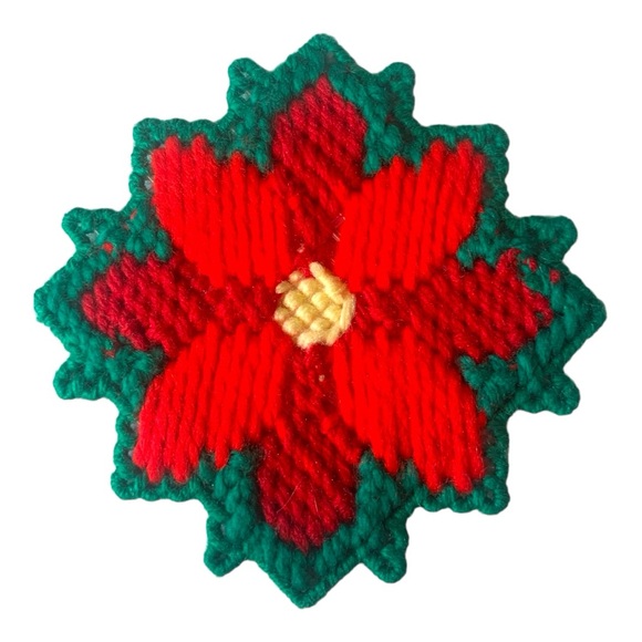 VTG Christmas Poinsettia Coasters Handmade Yarn Plastic Canvas Needlepoint 6 - Picture 3 of 4